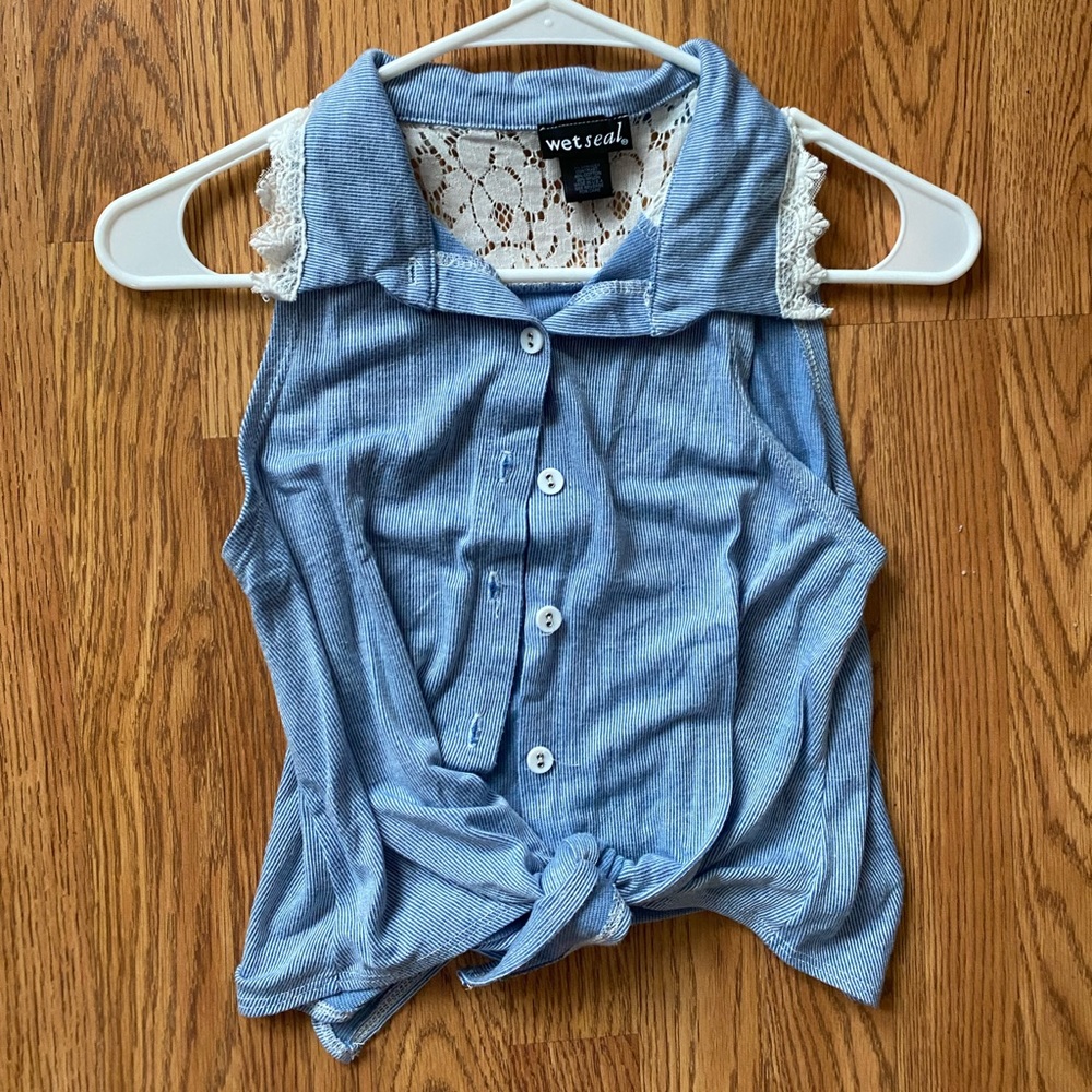 Size S Wet Seal top!